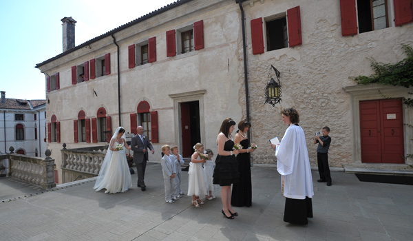 The Italian Wedding Planner - Church of England wedding